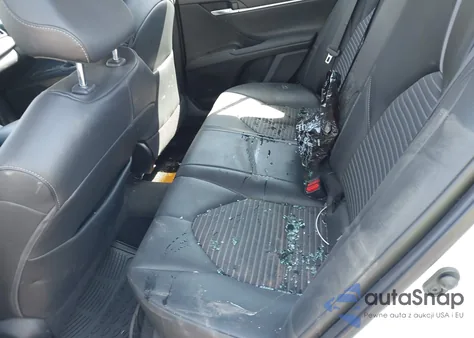 2021 Toyota Camry Se z USA, uszkodzony, nr VIN 4T1G11AK6MU453888